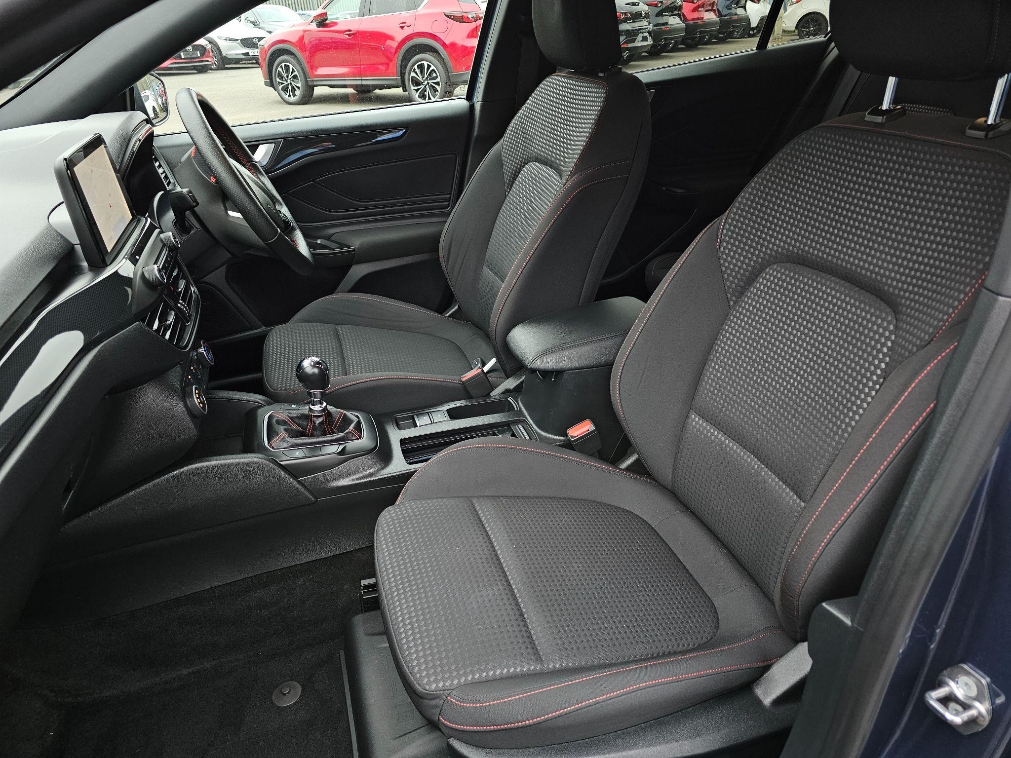 Ford Focus Image 25