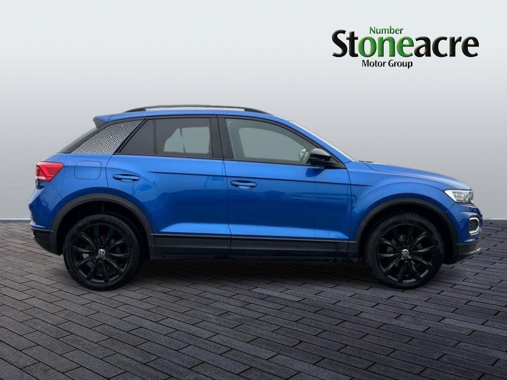 Volkswagen T-Roc Image 2