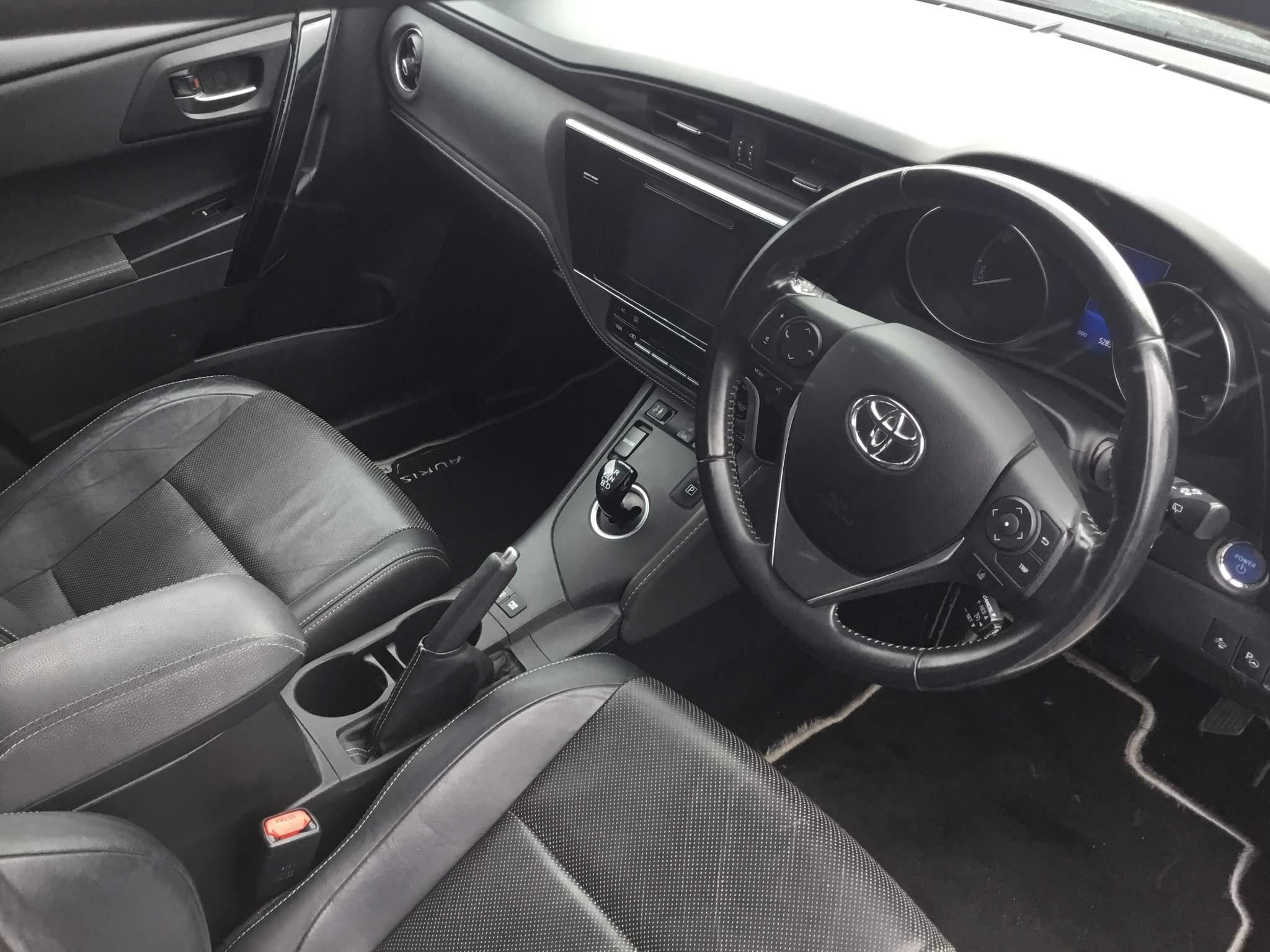 Toyota Auris Image 11