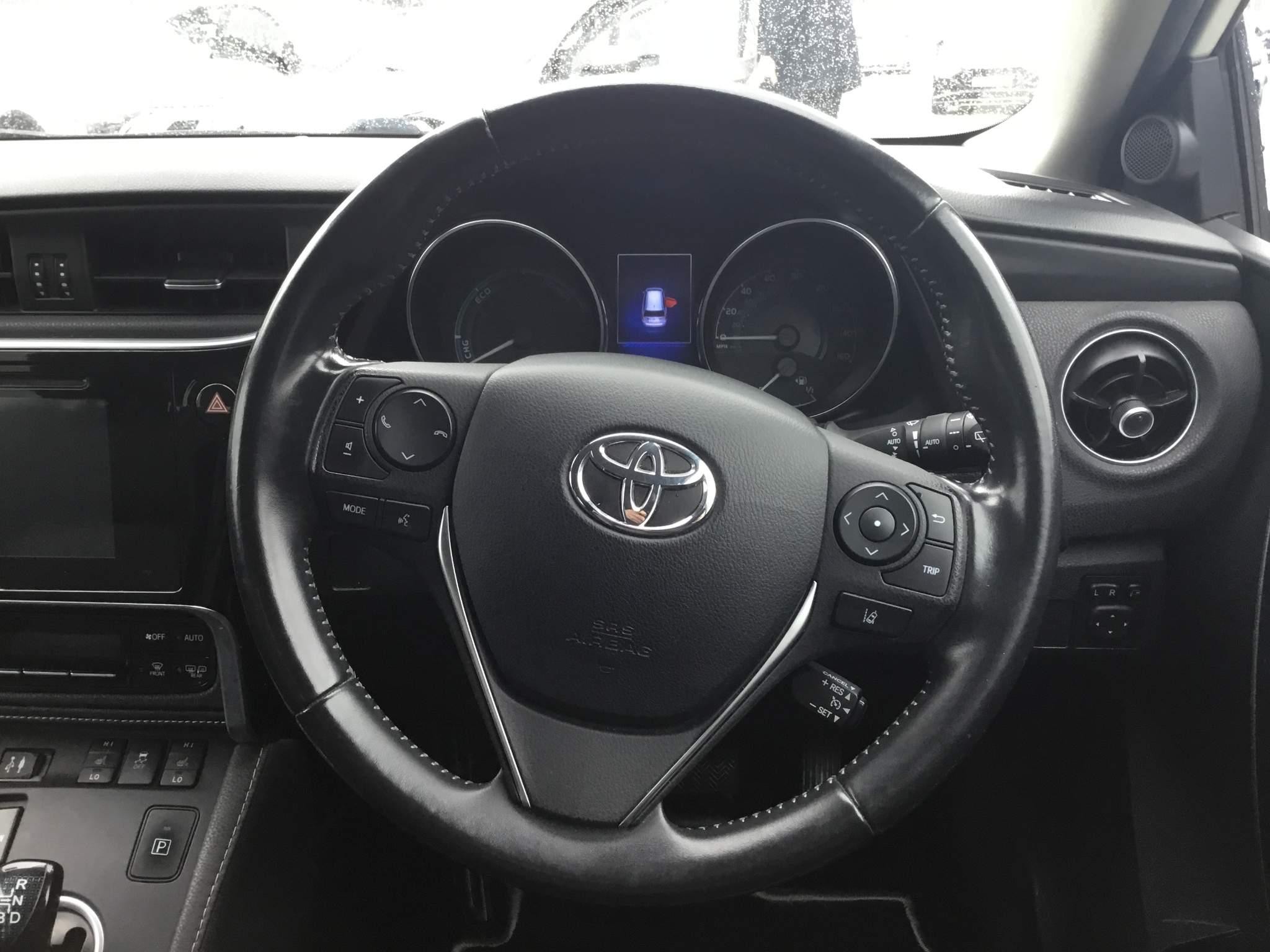 Toyota Auris Image 14