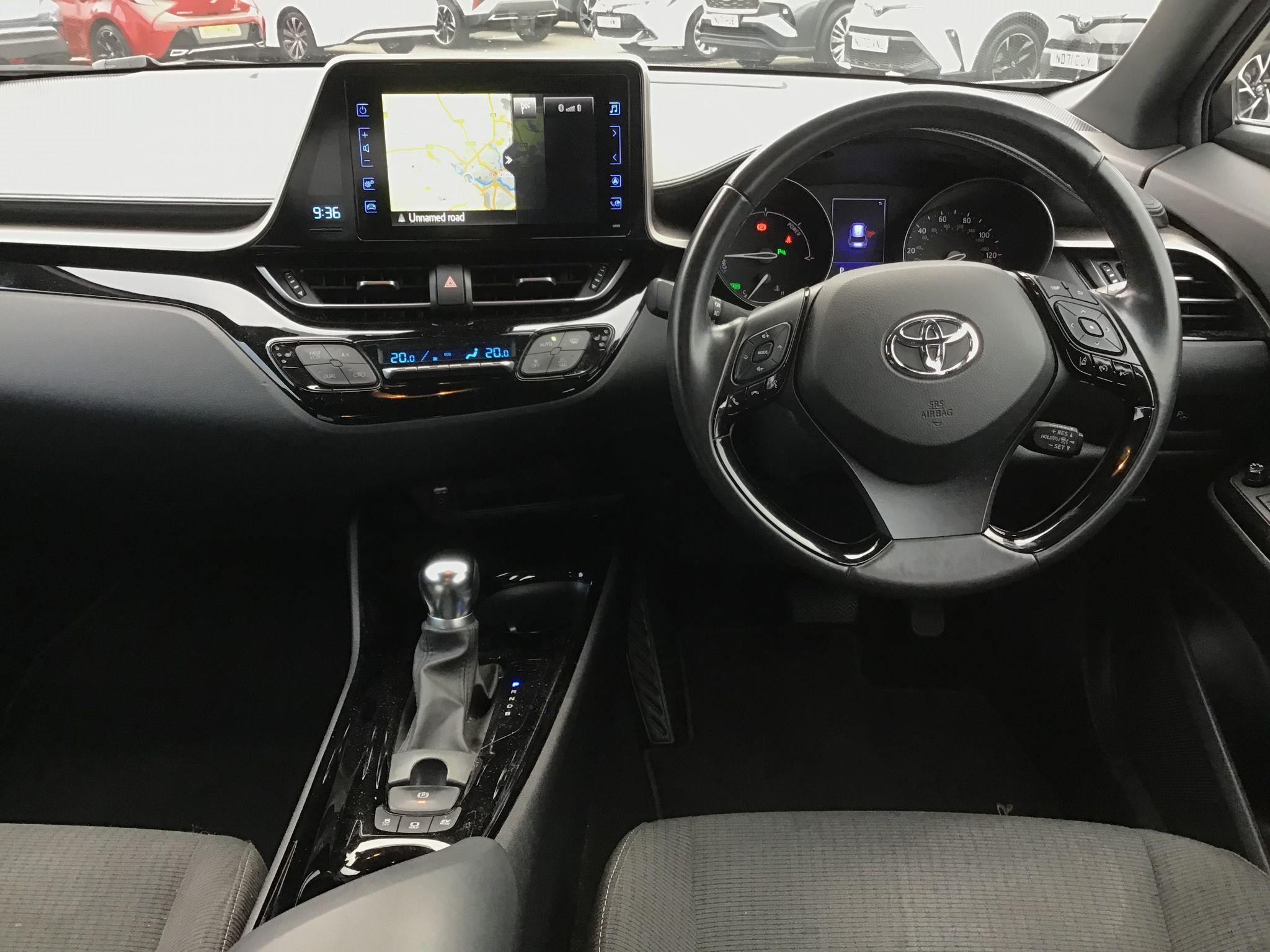 Toyota C-HR Image 14