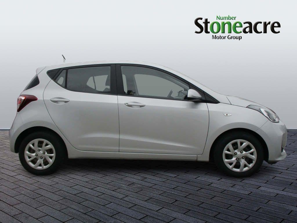 Hyundai i10 Image 2