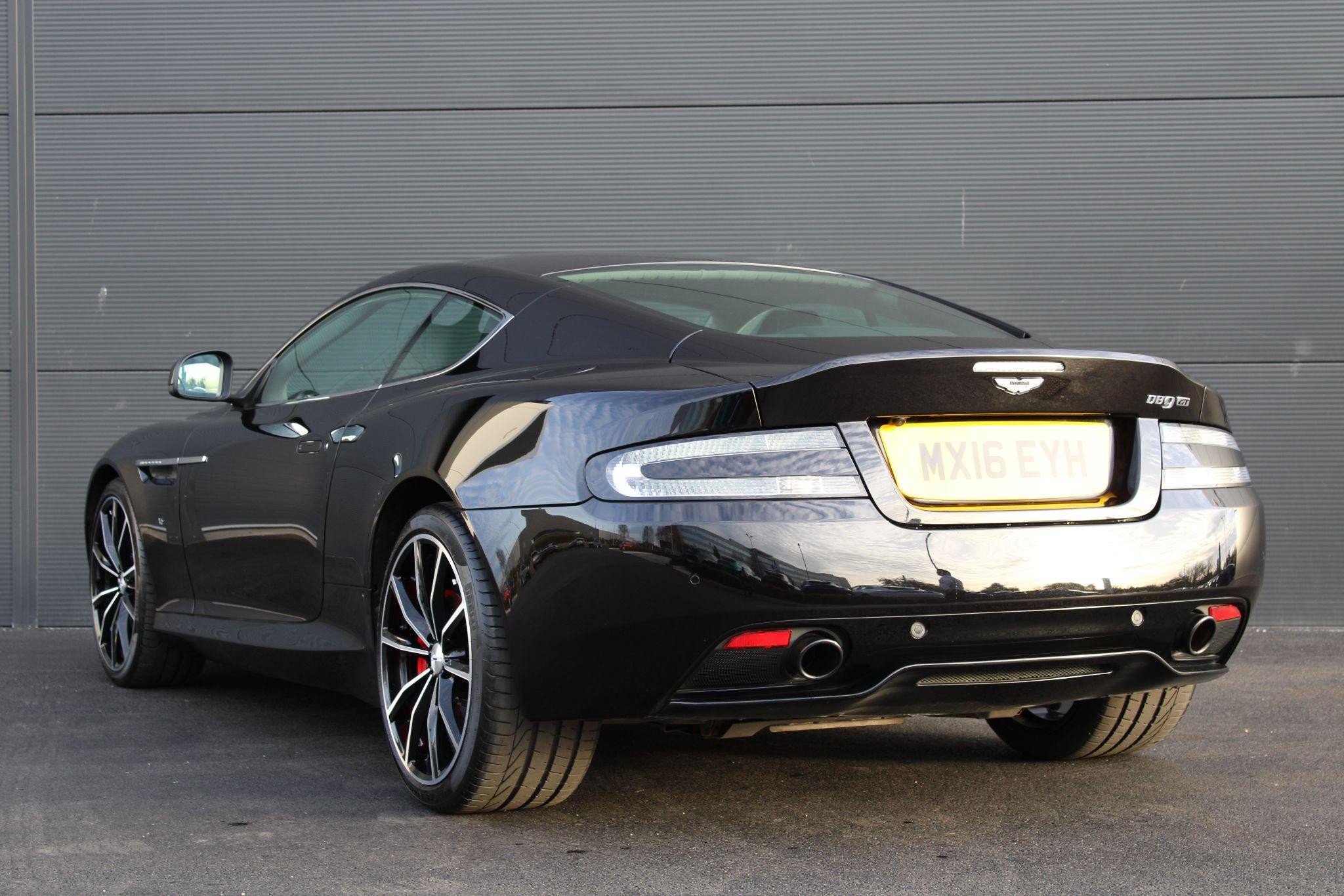 Aston Martin DB9 Image 12