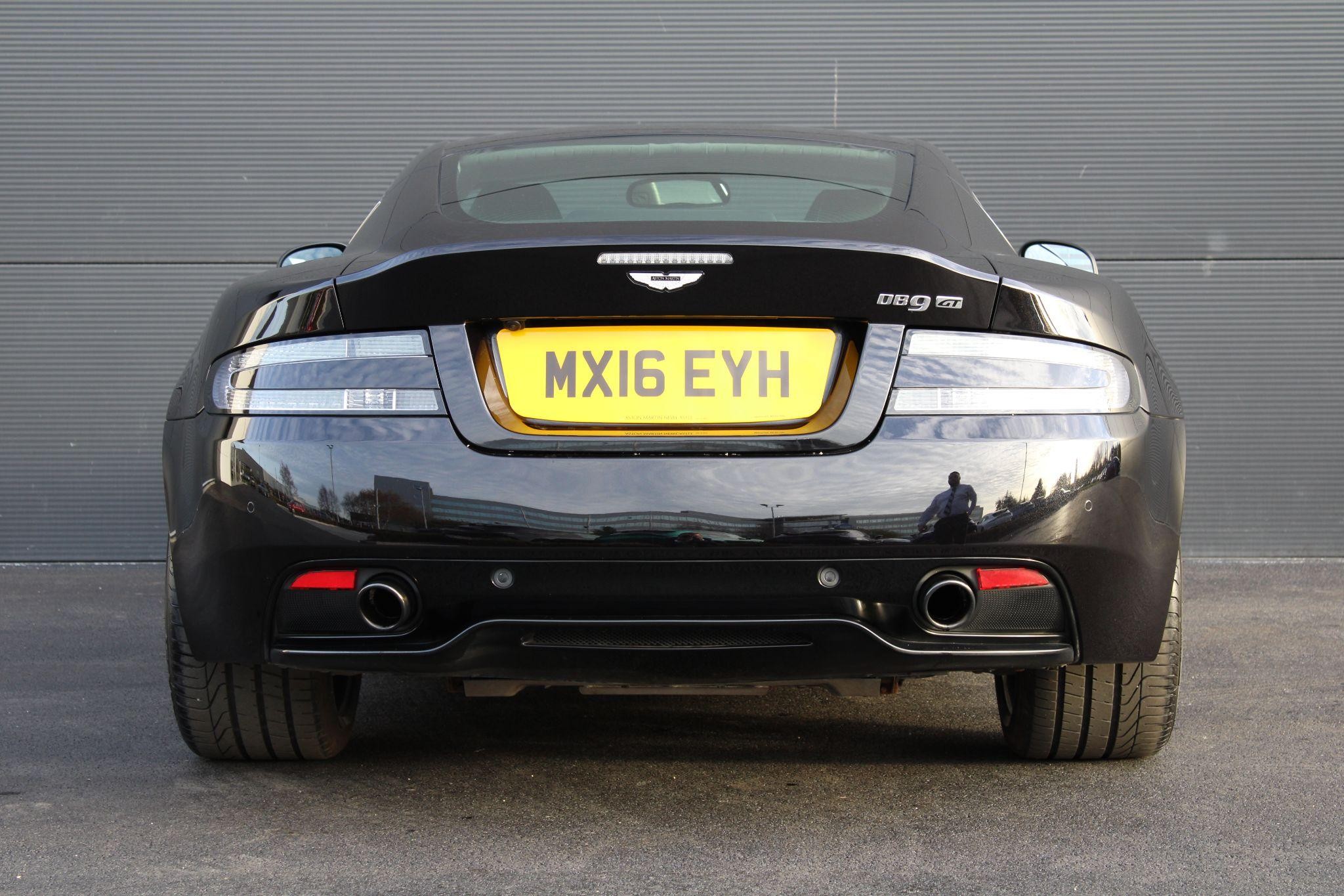 Aston Martin DB9 Image 14