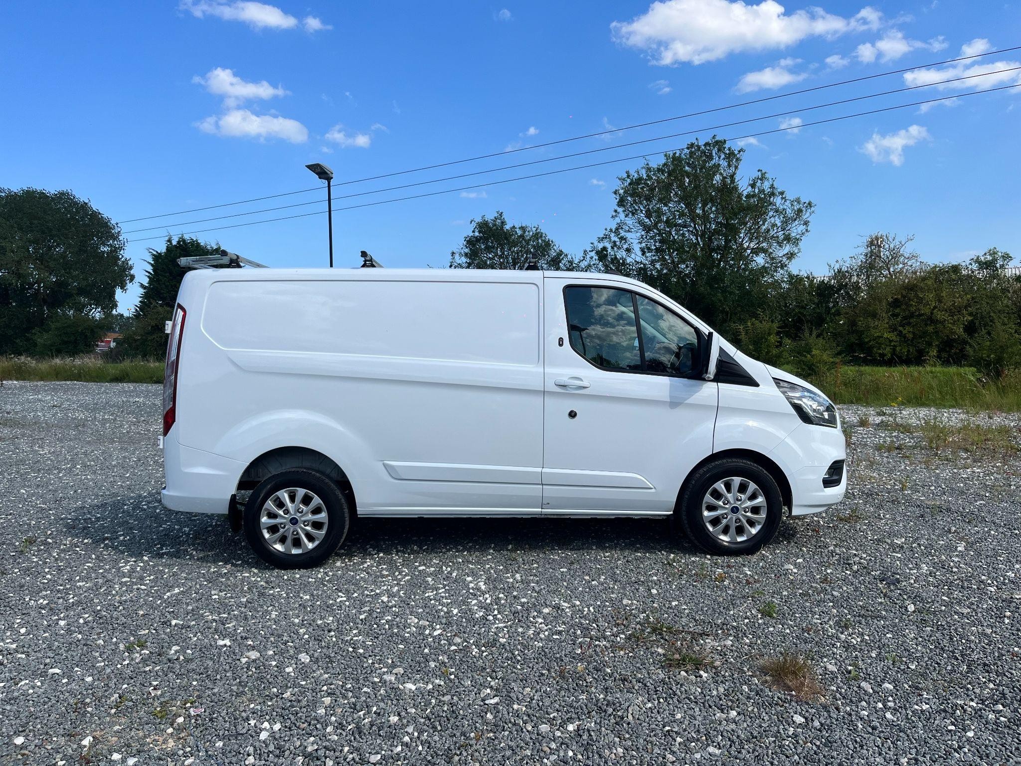 Ford Transit Custom Image 2