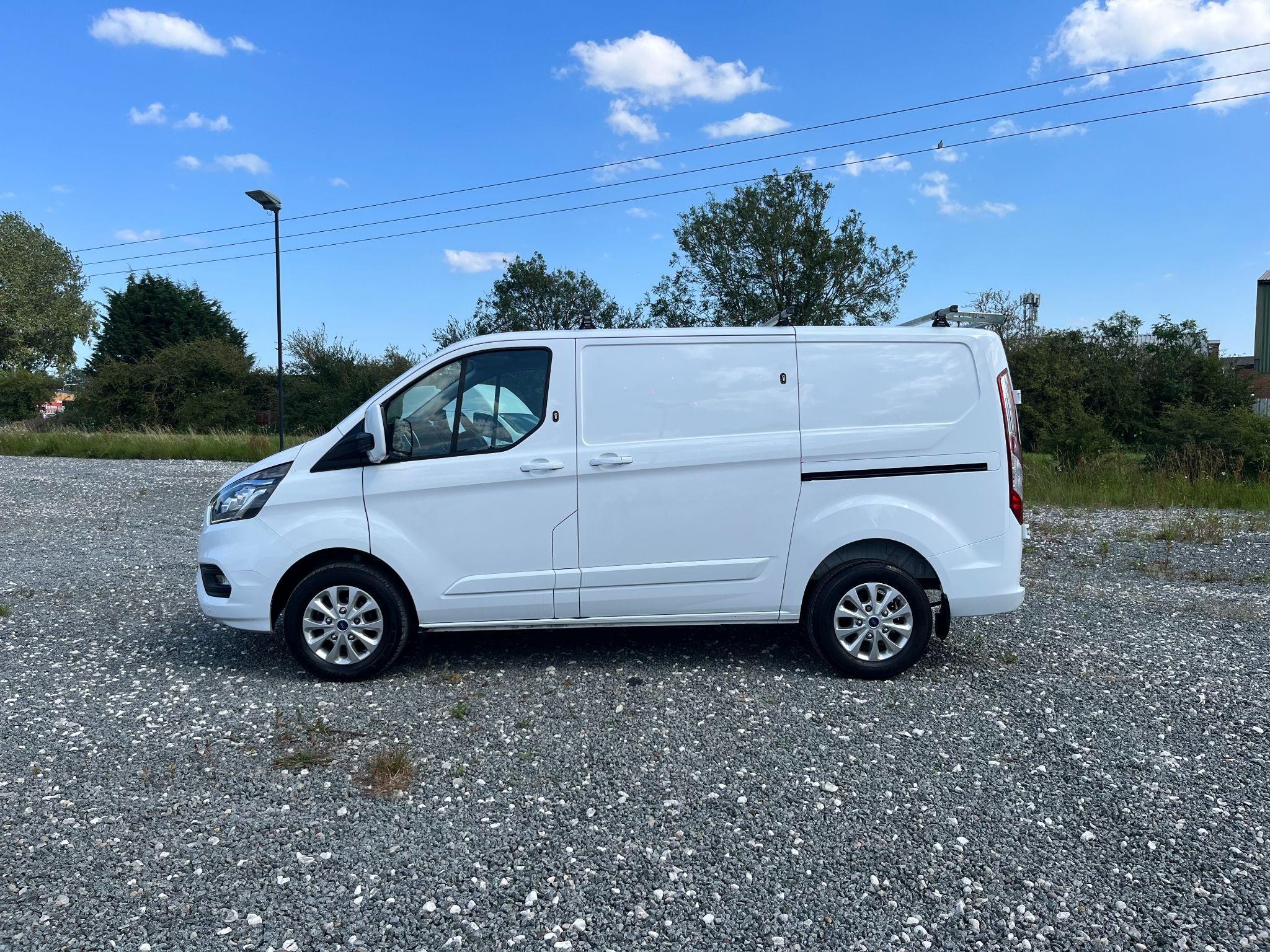 Ford Transit Custom Image 6