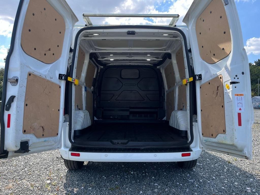 Ford Transit Custom Image 21