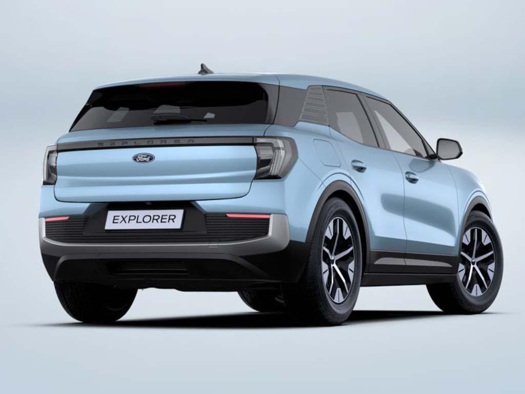 Ford Explorer Image 3