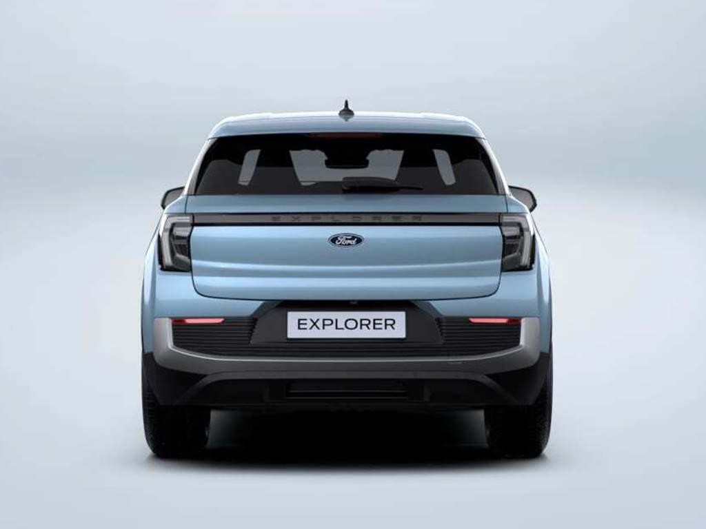 Ford Explorer Image 4