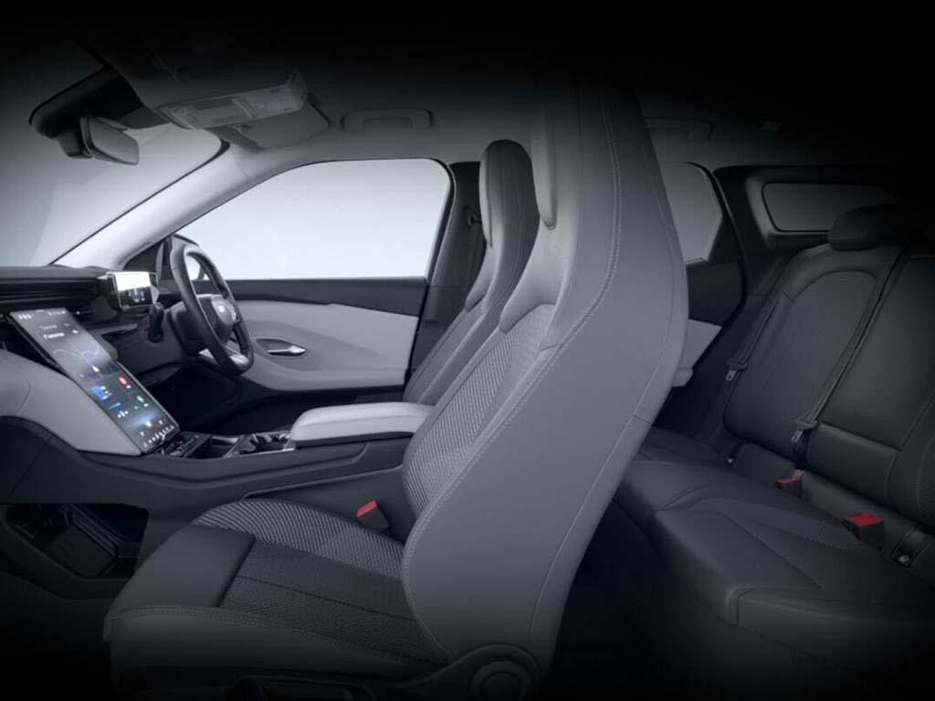 Ford Explorer Image 2