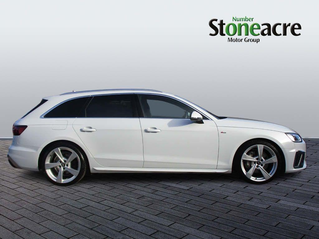 Audi A4 Avant Image 2