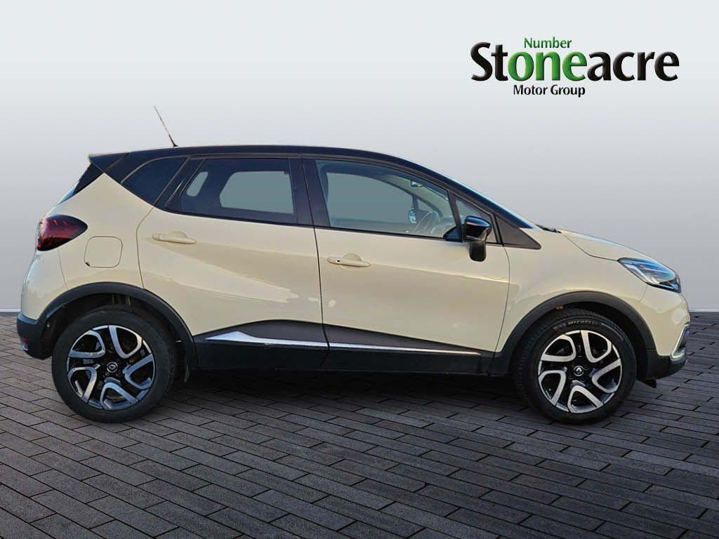 Renault Captur Image 2