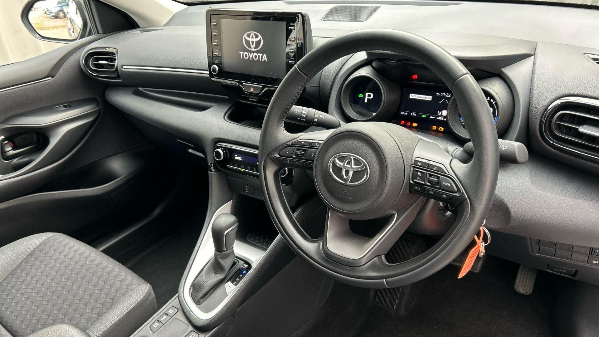 Toyota Yaris Image 12