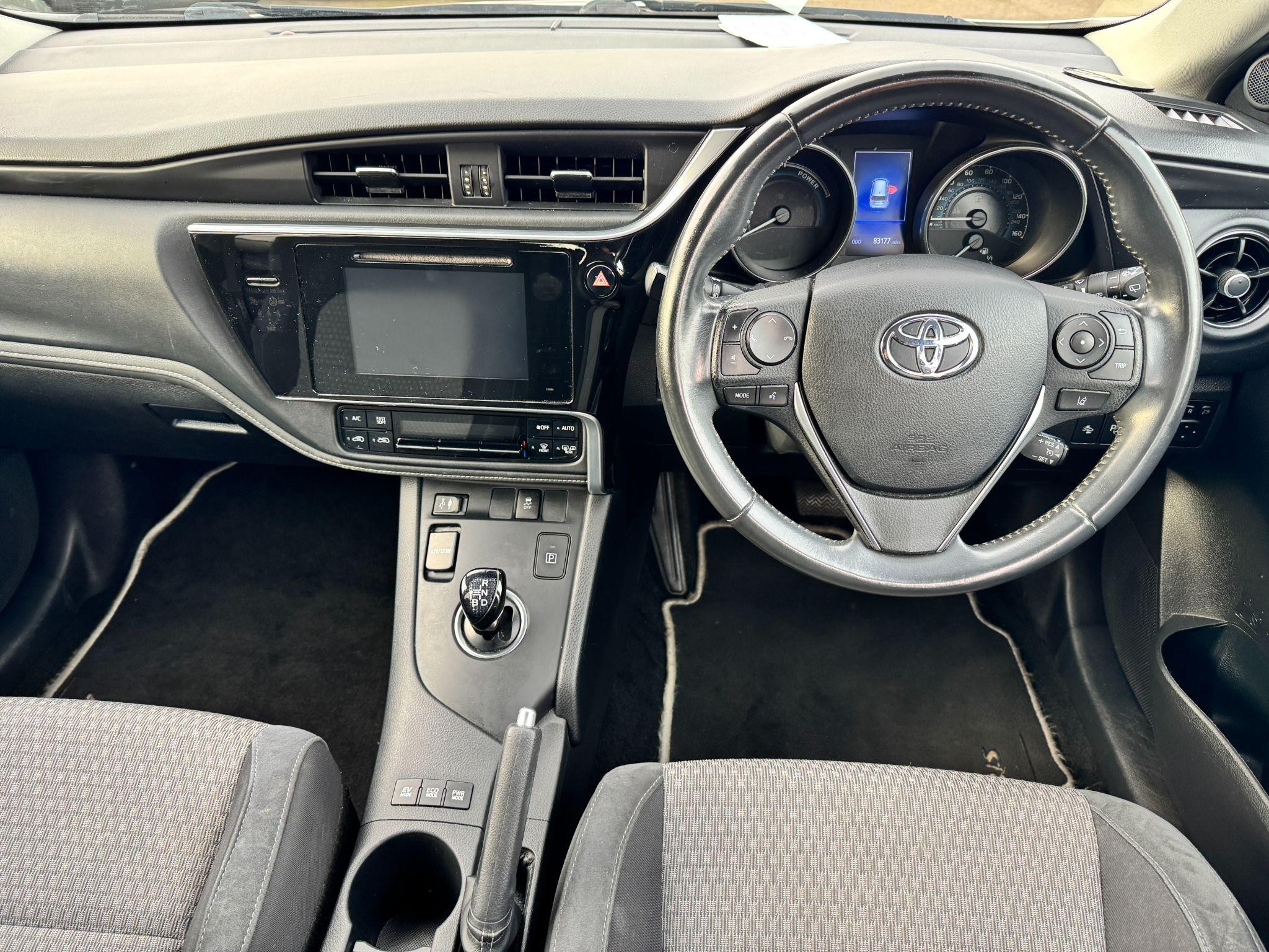 Toyota Auris Image 17