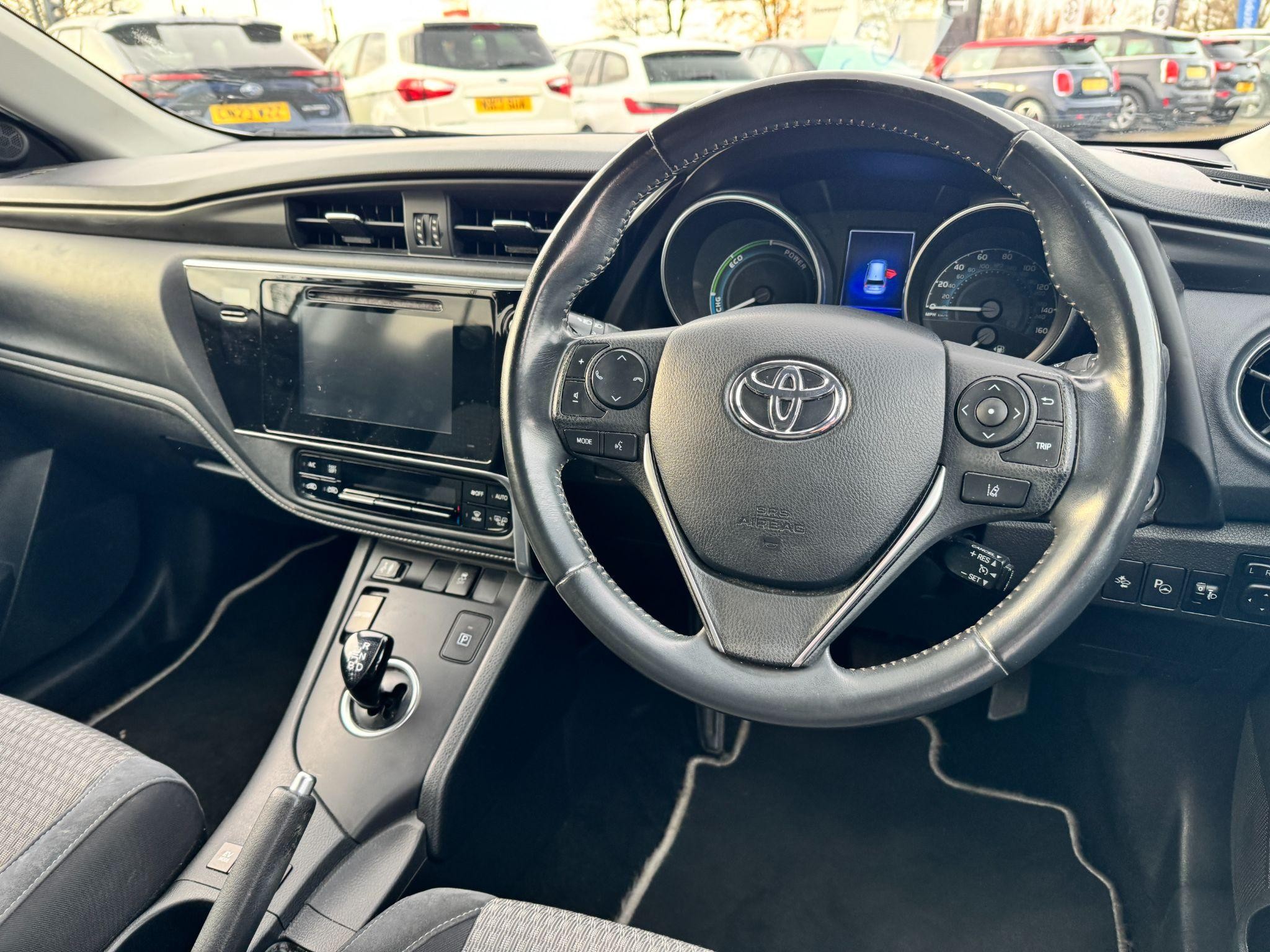 Toyota Auris Image 18