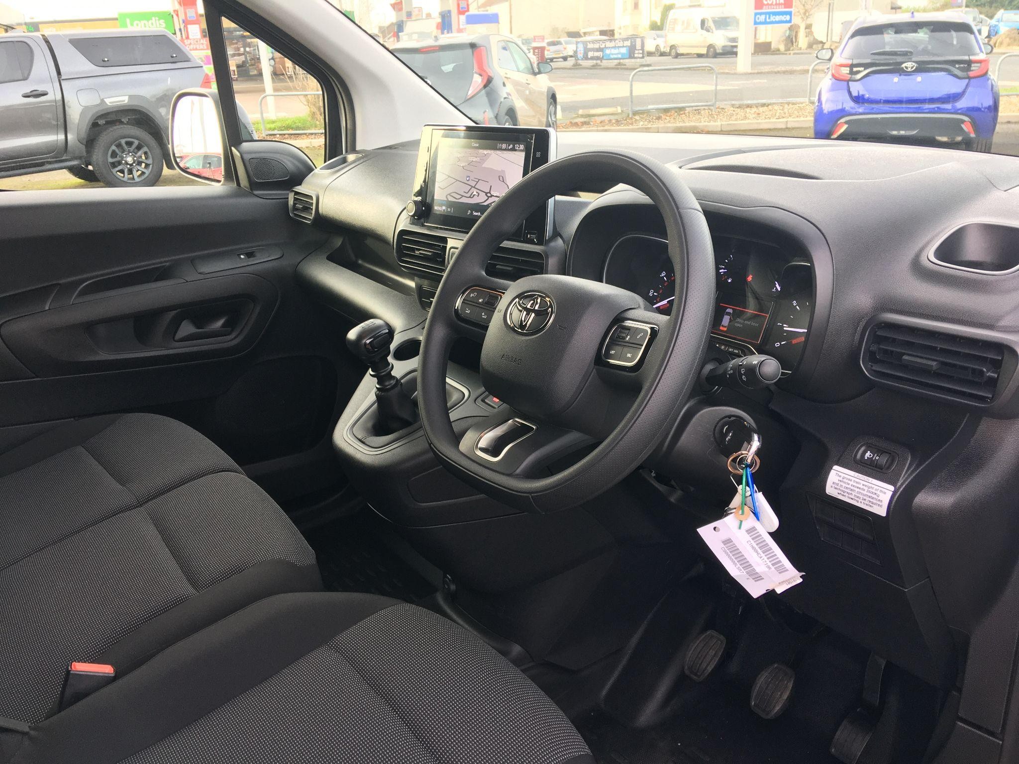 Toyota Proace City Image 13