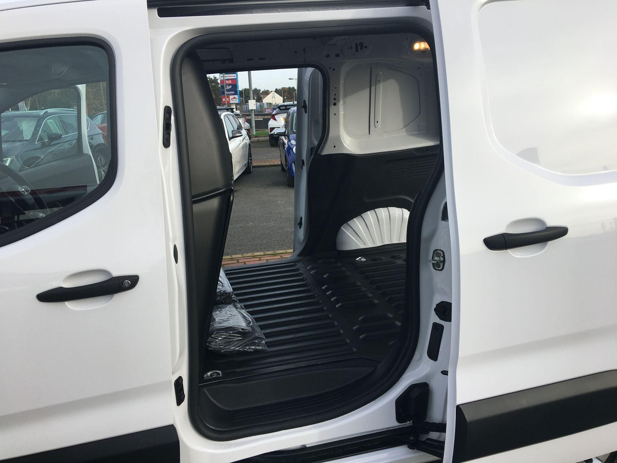 Toyota Proace City Image 19