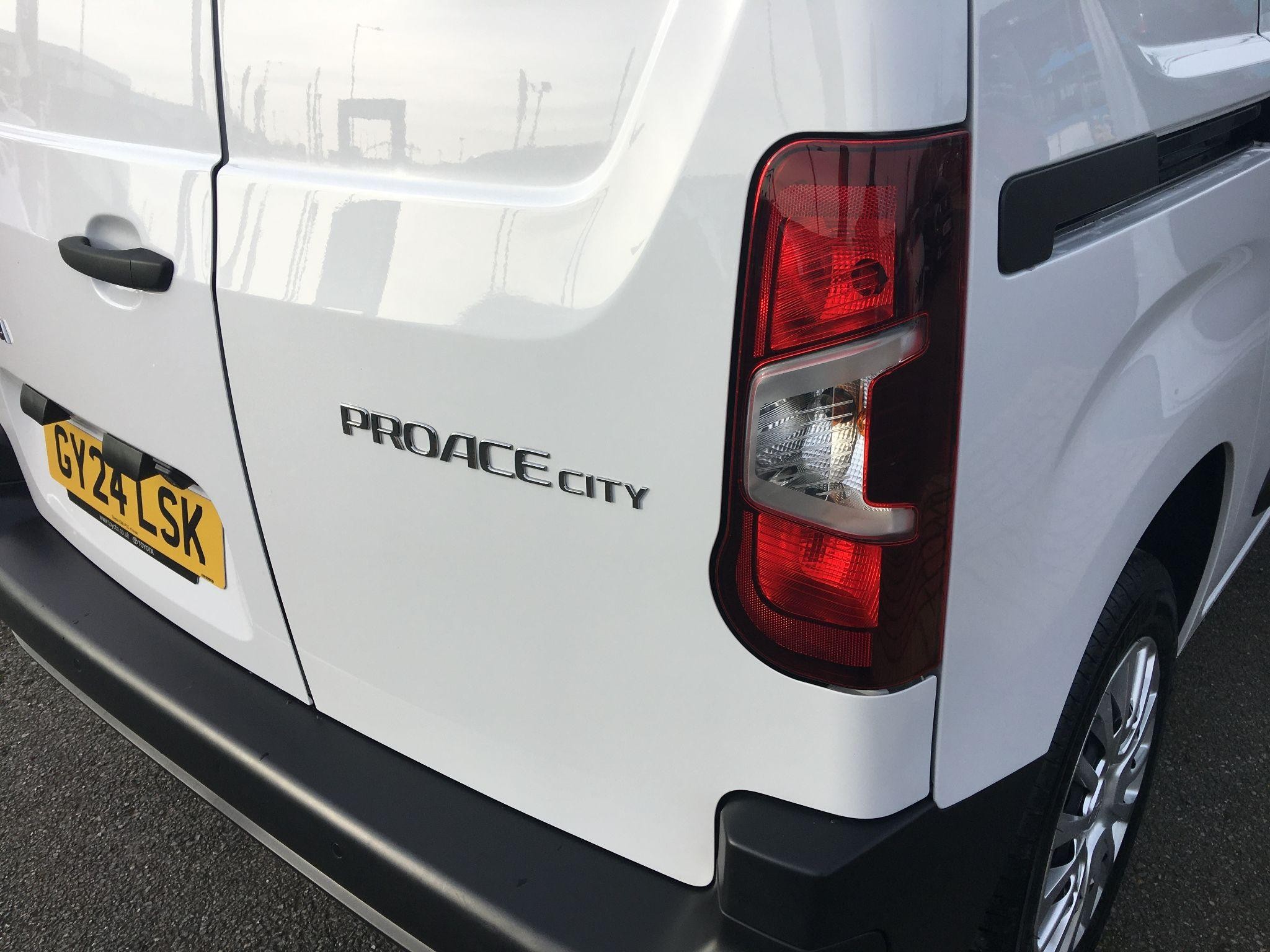 Toyota Proace City Image 20