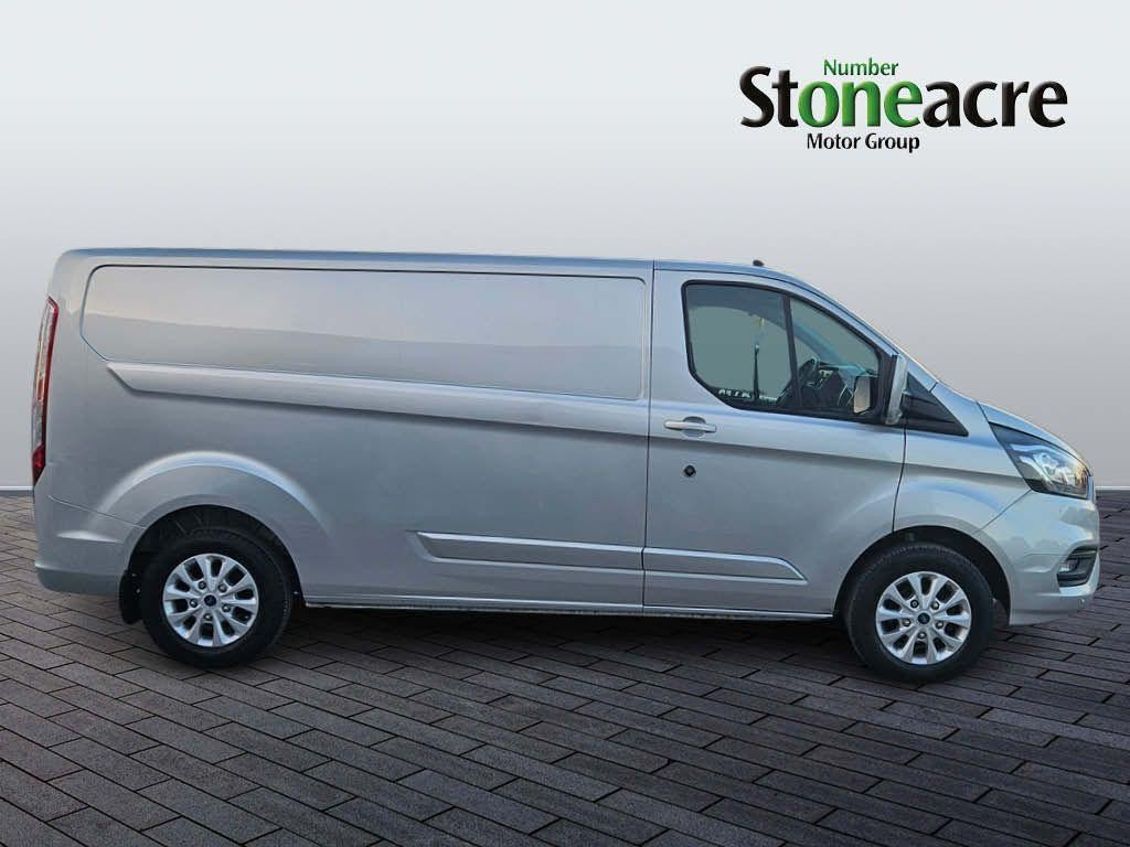 Ford Transit Custom Image 2