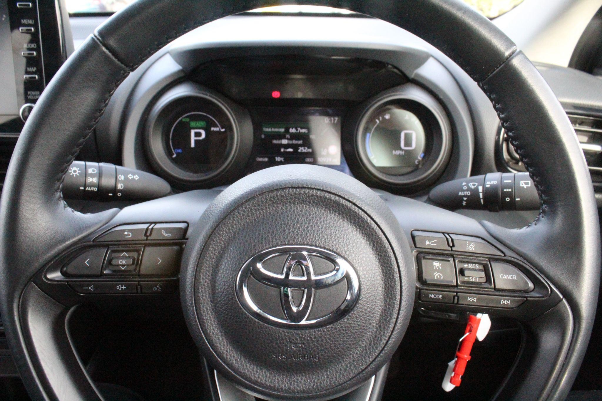 Toyota Yaris Image 15