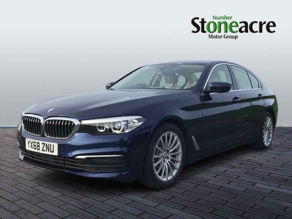 BMW 5 Series Image 3