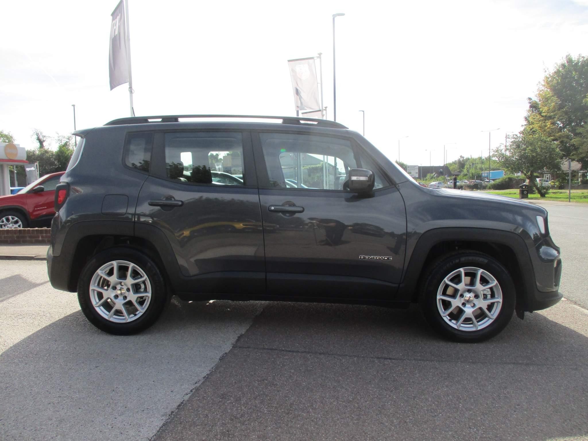 Jeep Renegade Image 20