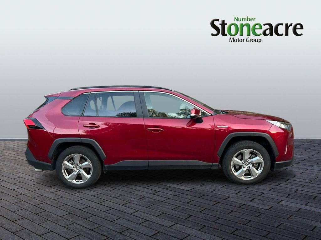 Toyota RAV4 Image 2