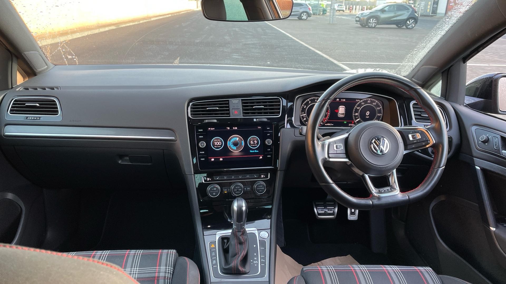 Volkswagen Golf Image 20