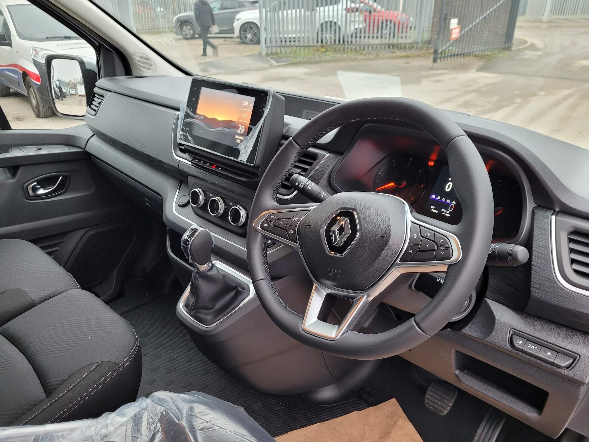 Renault Trafic Image 10