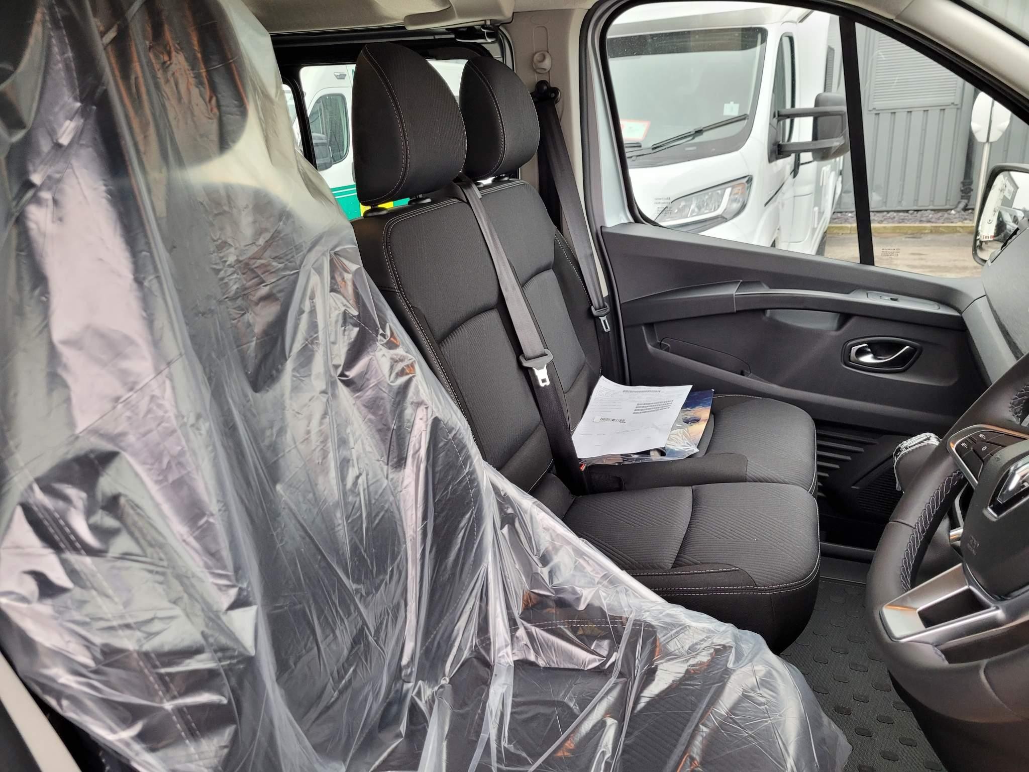 Renault Trafic Image 11