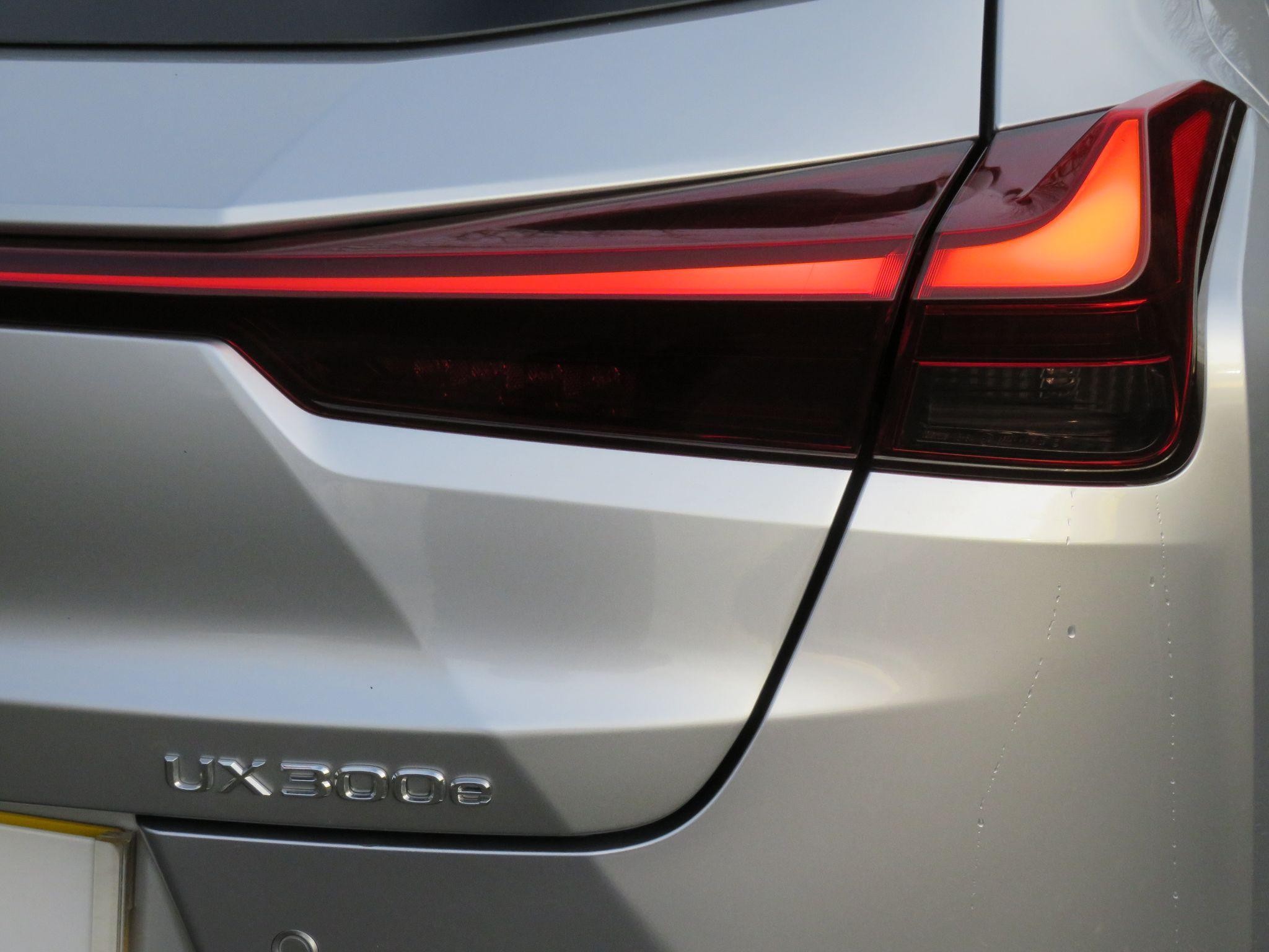 Lexus UX Image 47