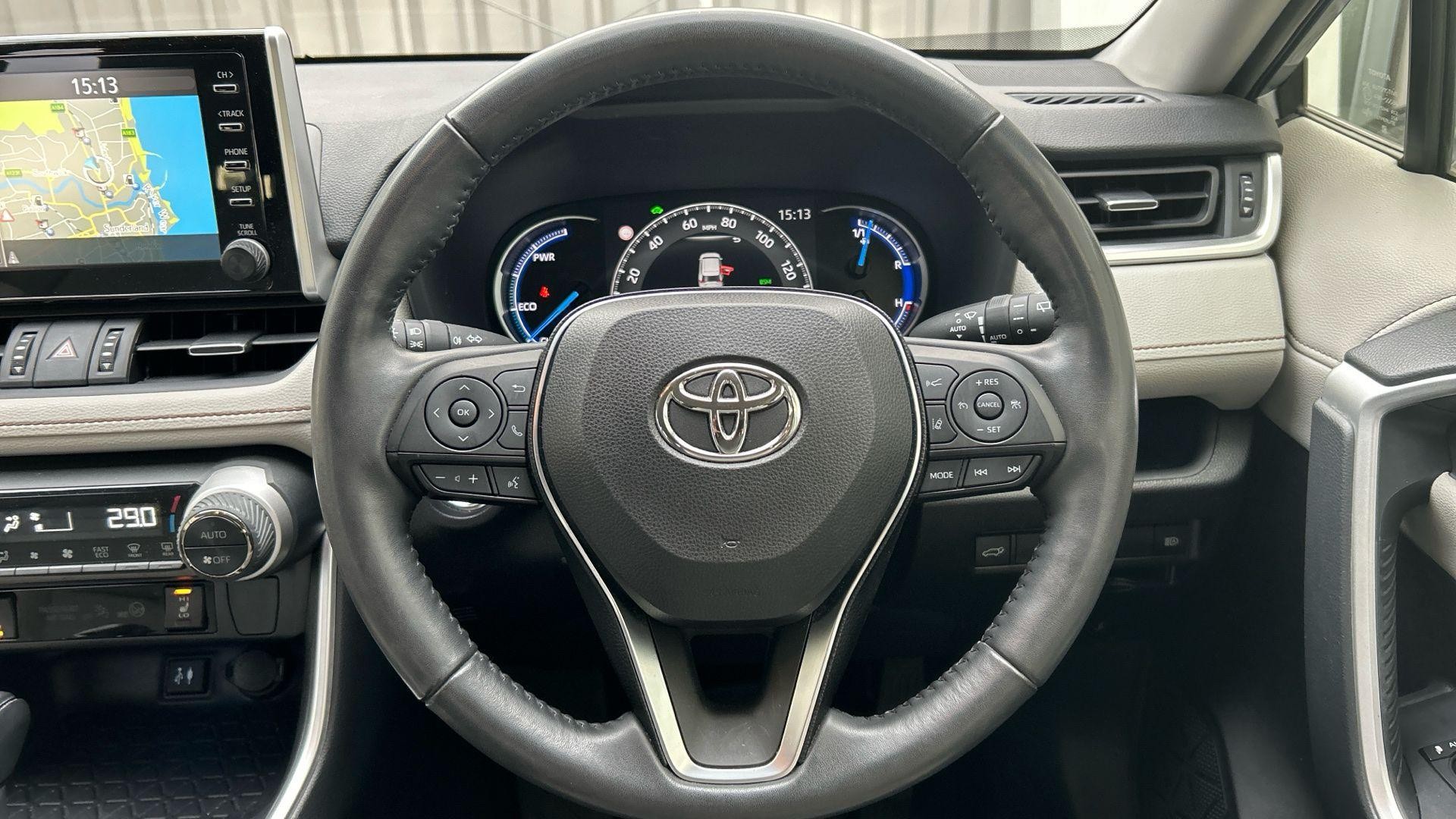 Toyota RAV4 Image 12