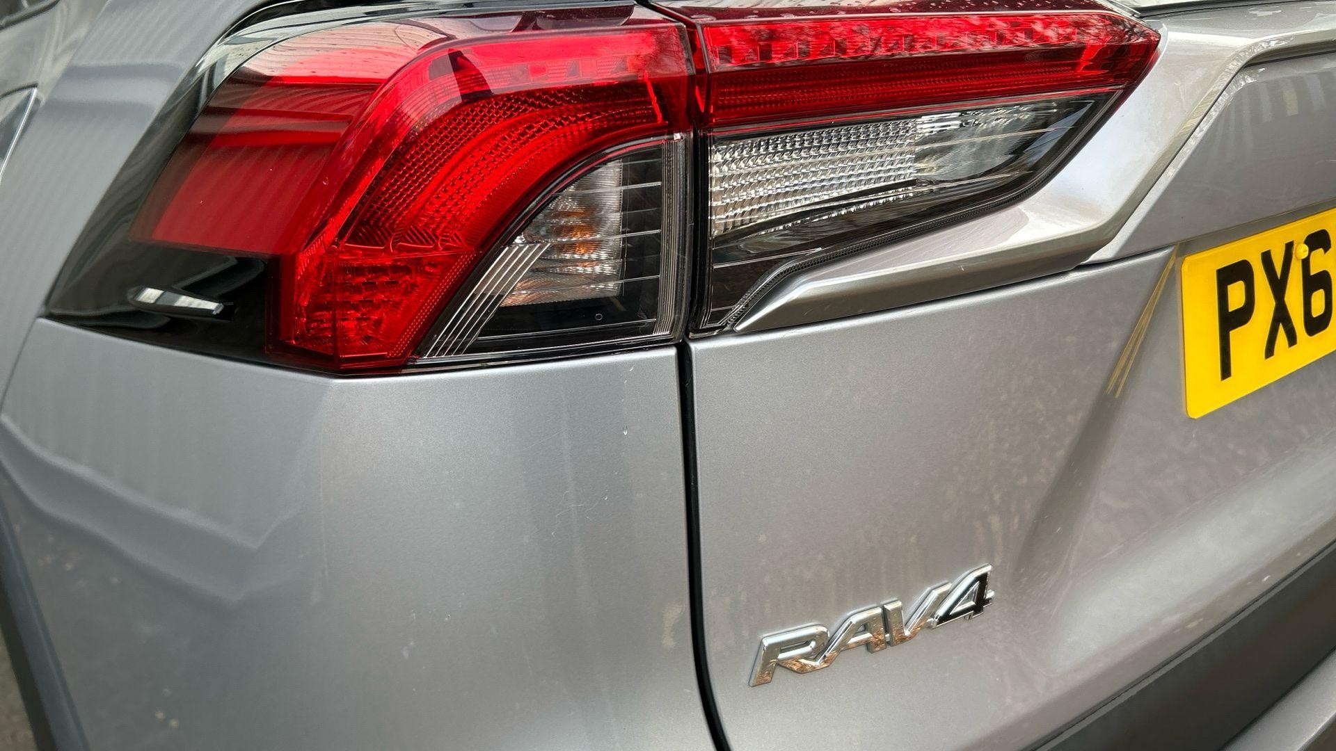 Toyota RAV4 Image 49