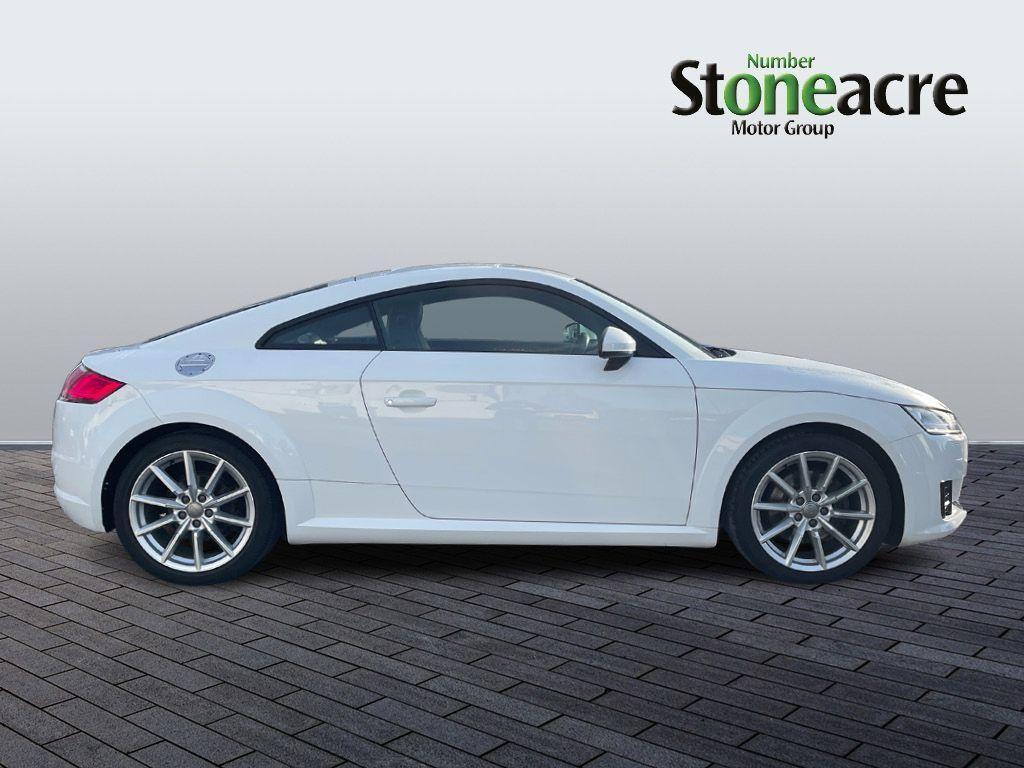 Audi TT Image 8