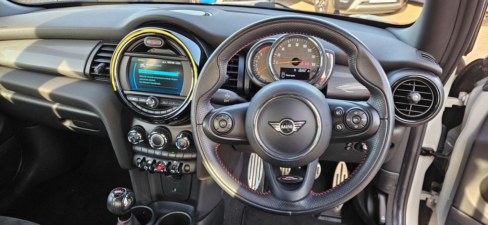 MINI Hatch Image 13