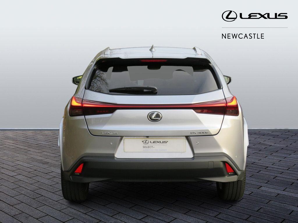 Lexus UX Image 6