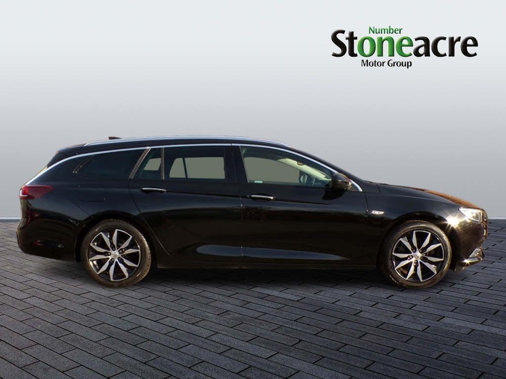 Vauxhall Insignia Image 2