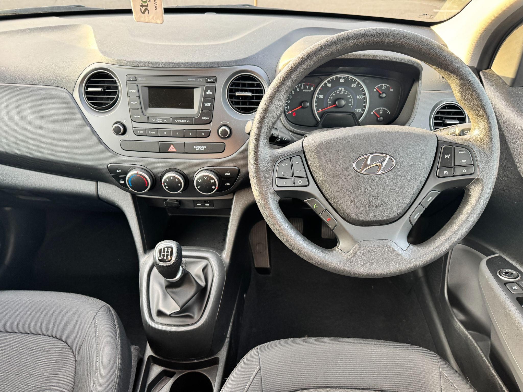 Hyundai i10 Image 16