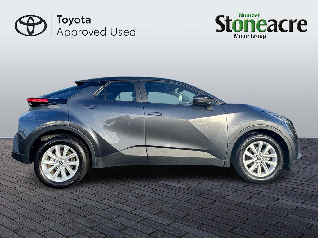 Toyota C-HR Image 4