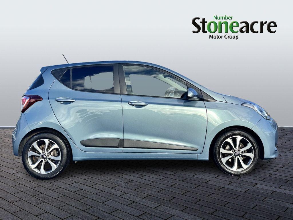 Hyundai i10 Image 2