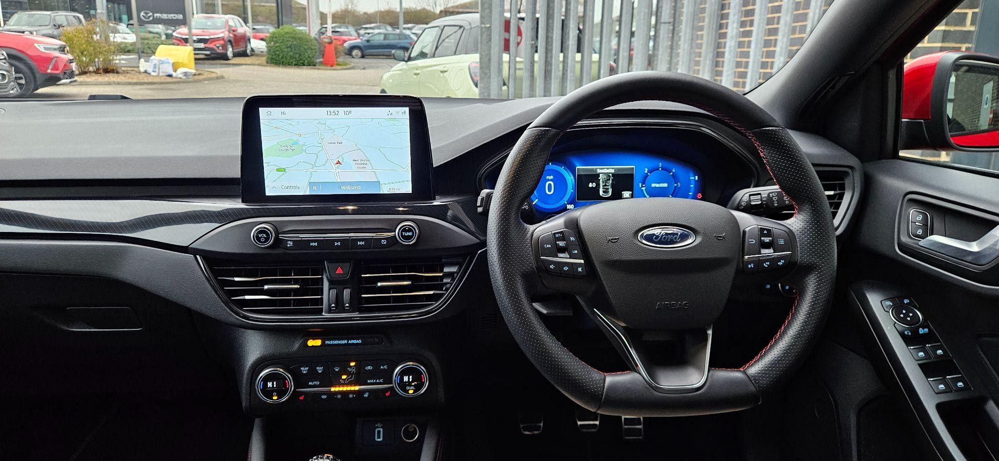 Ford Focus Image 12