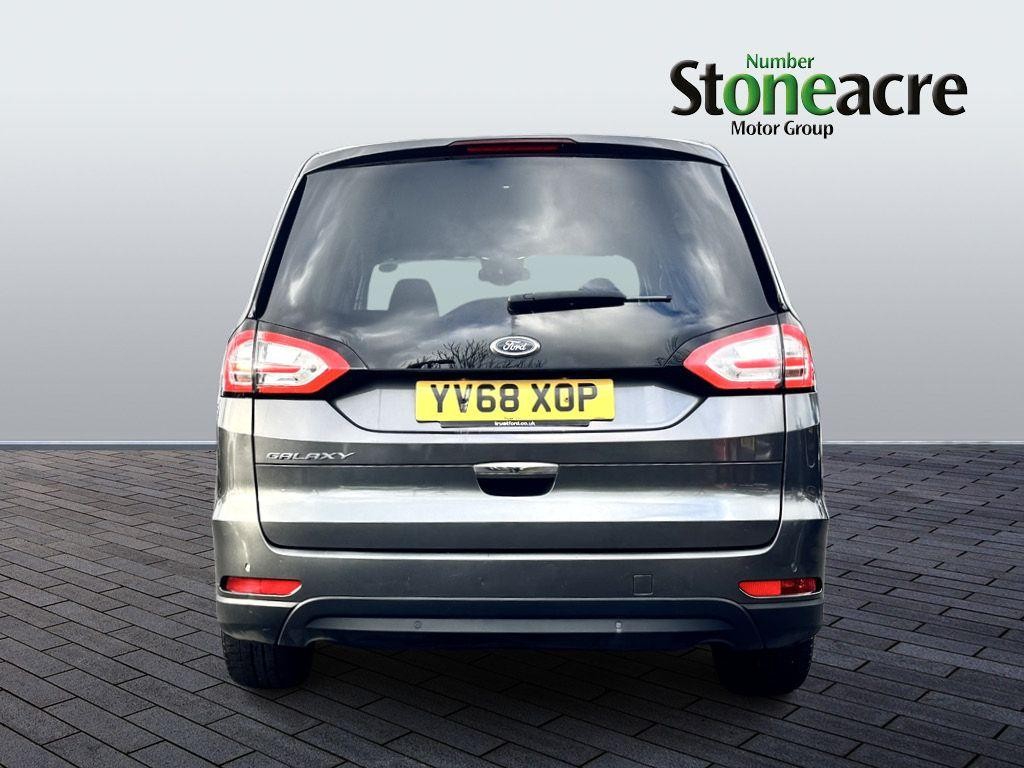 Ford Galaxy Image 4