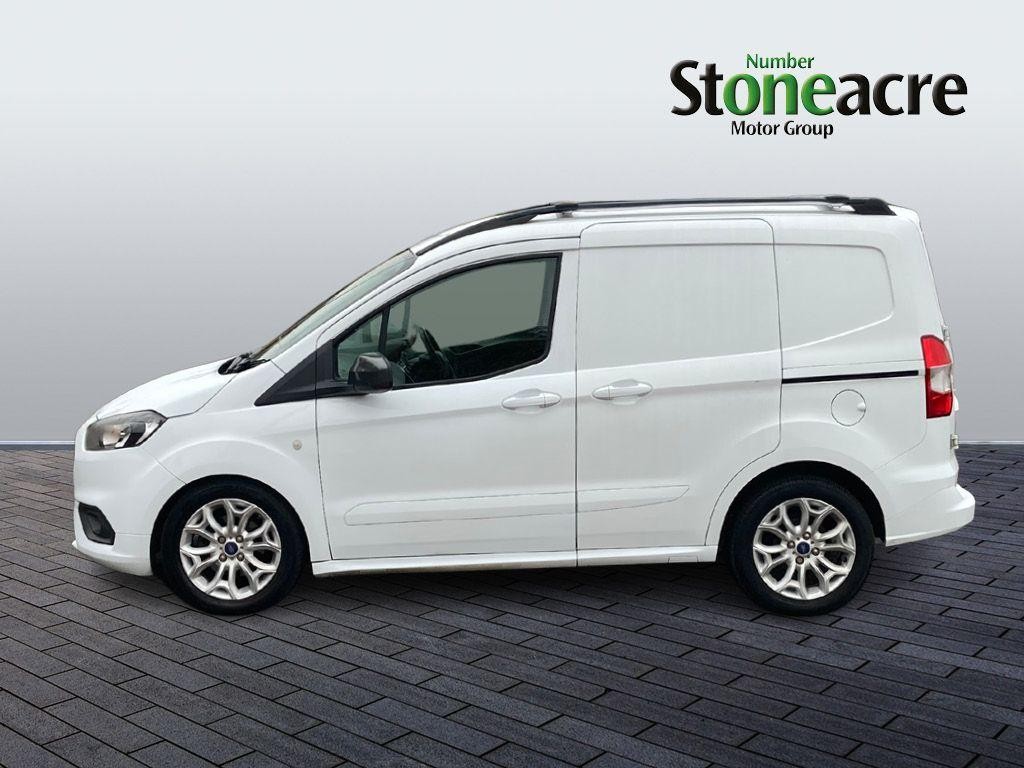 Ford Transit Courier Image 4