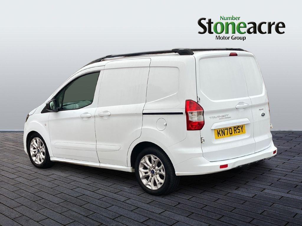 Ford Transit Courier Image 5