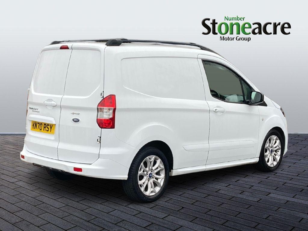 Ford Transit Courier Image 8