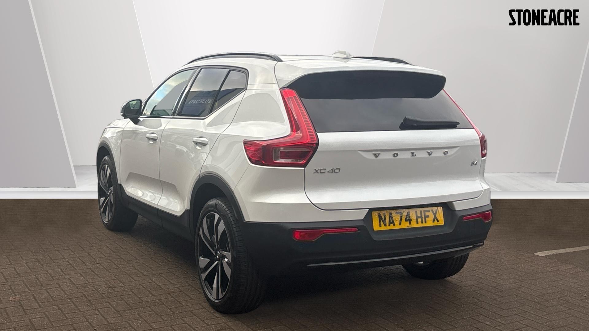 Volvo XC40 Image 2