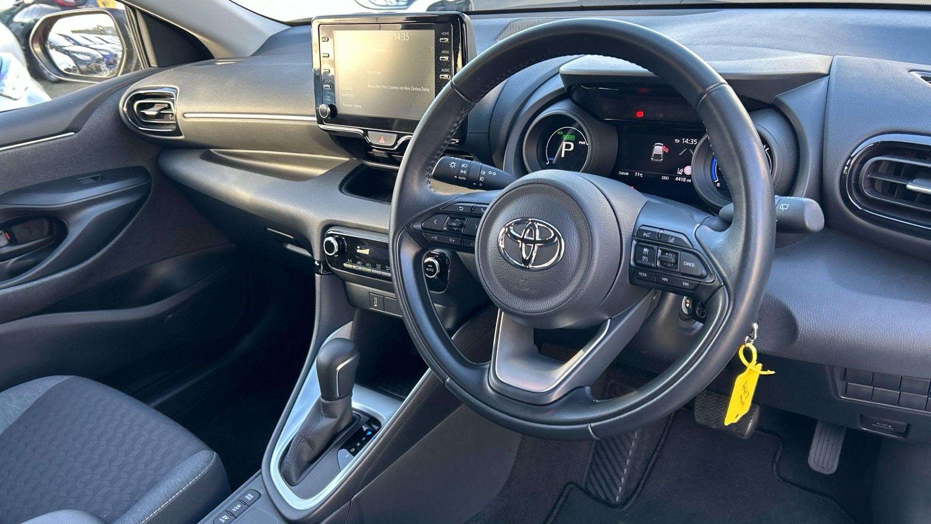 Toyota Yaris Image 12