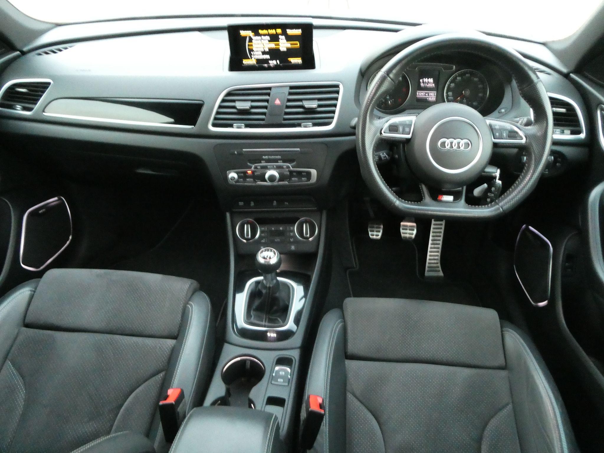 Audi Q3 Image 12