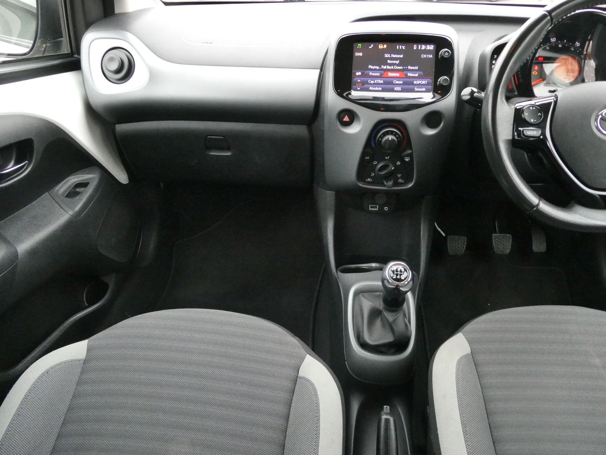 Toyota Aygo Image 16