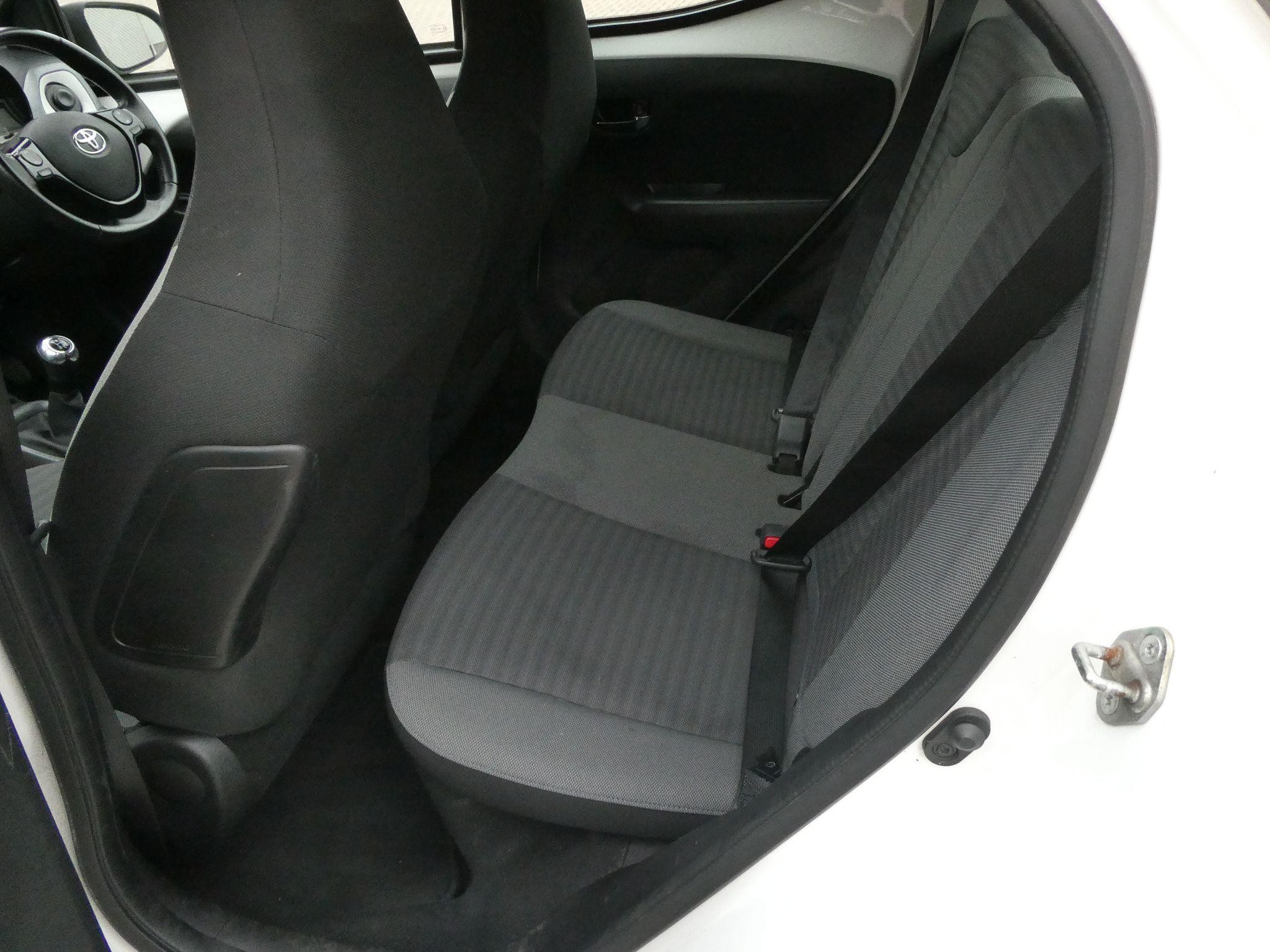 Toyota Aygo Image 18